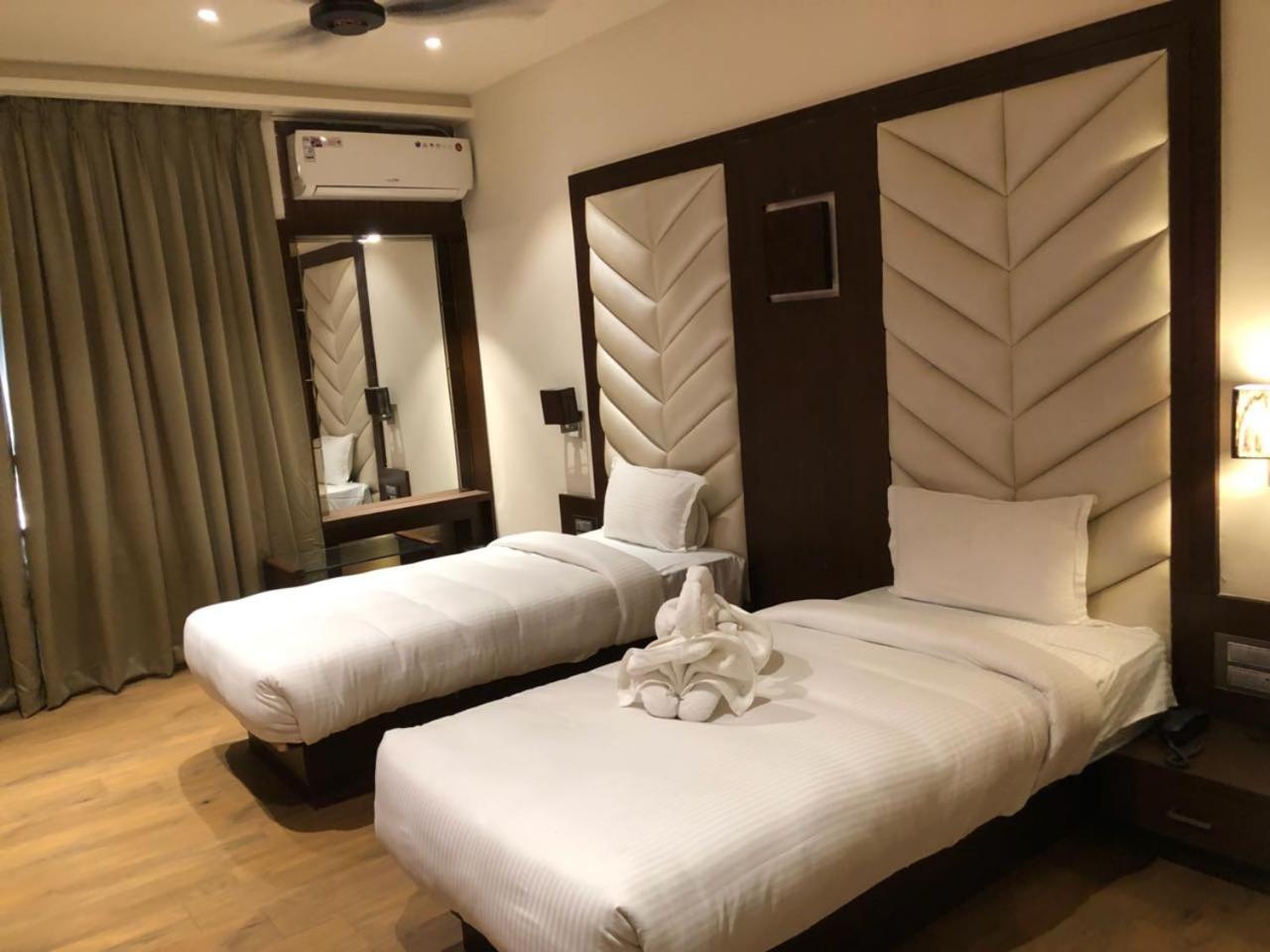Hotel Prince Viraj จาบัลปูร์ ภายนอก รูปภาพ