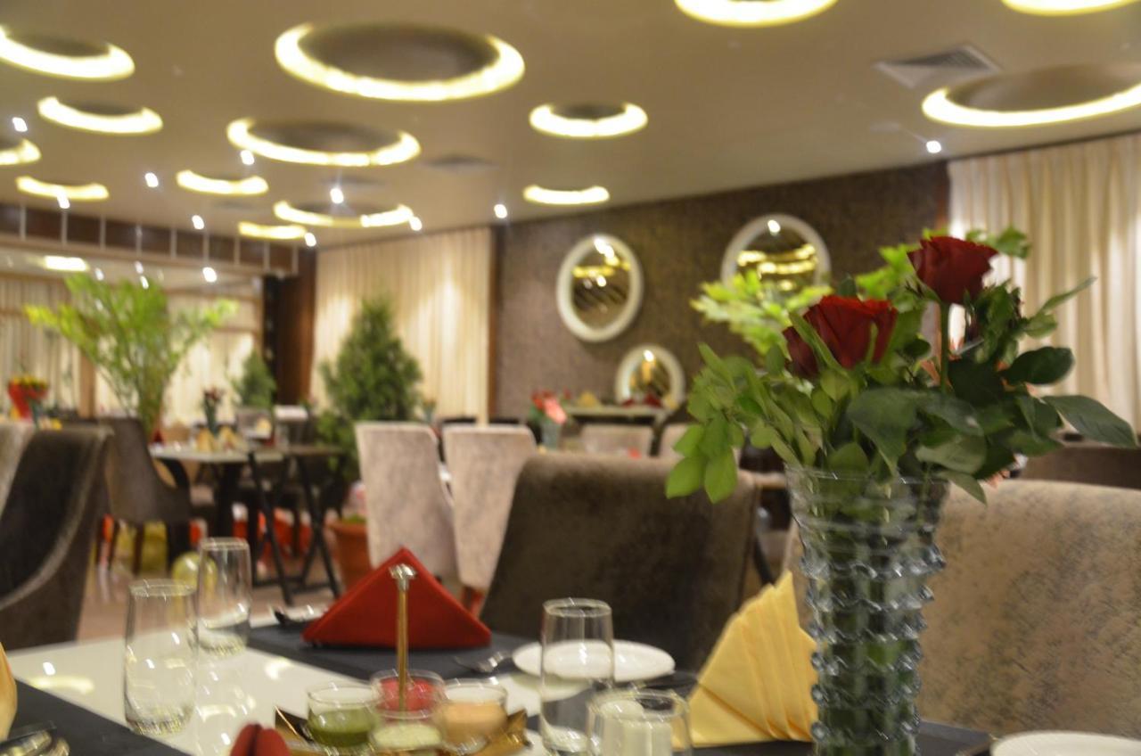 Hotel Prince Viraj จาบัลปูร์ ภายนอก รูปภาพ