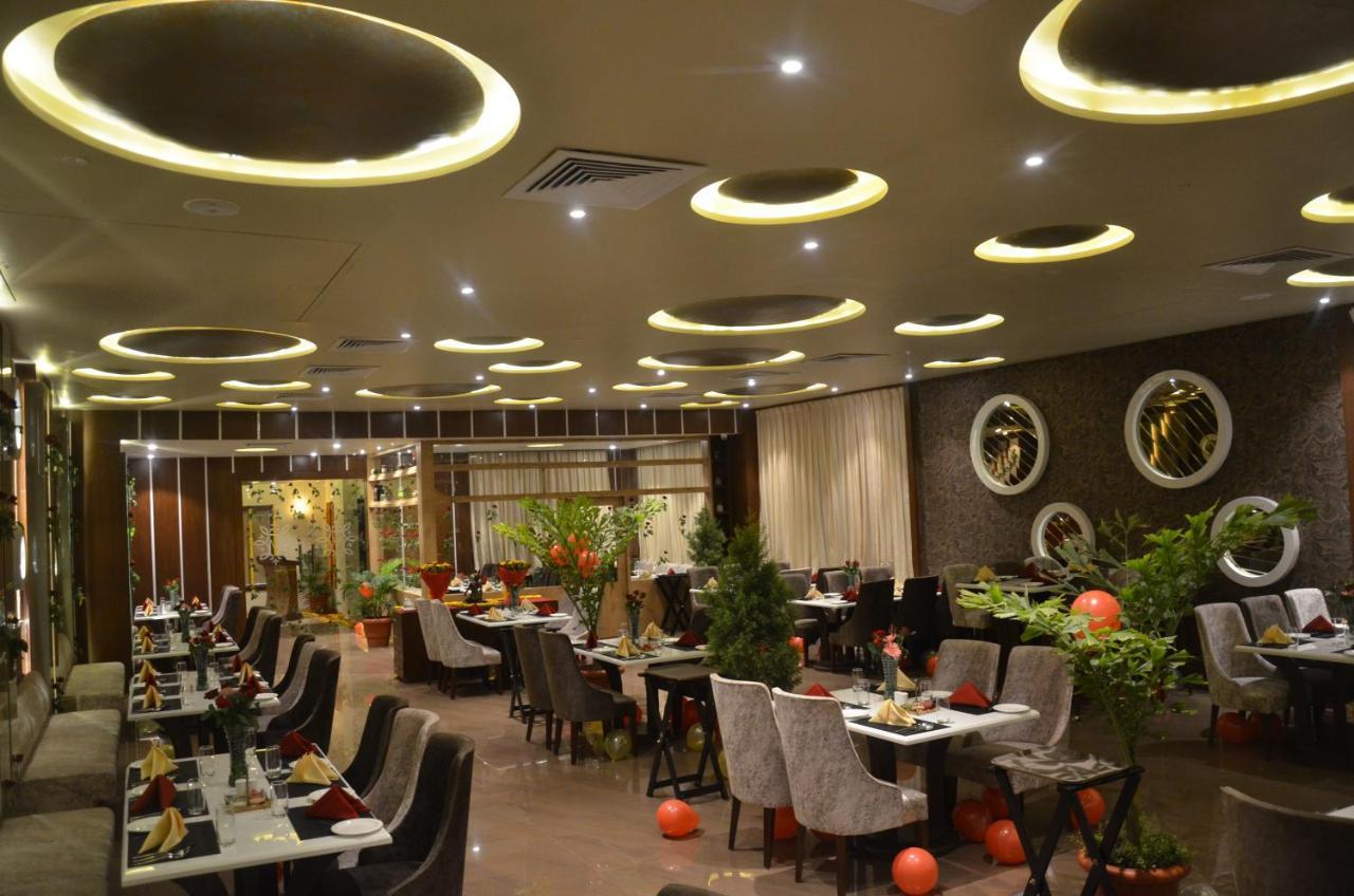 Hotel Prince Viraj จาบัลปูร์ ภายนอก รูปภาพ