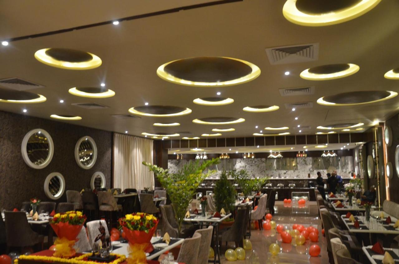 Hotel Prince Viraj จาบัลปูร์ ภายนอก รูปภาพ