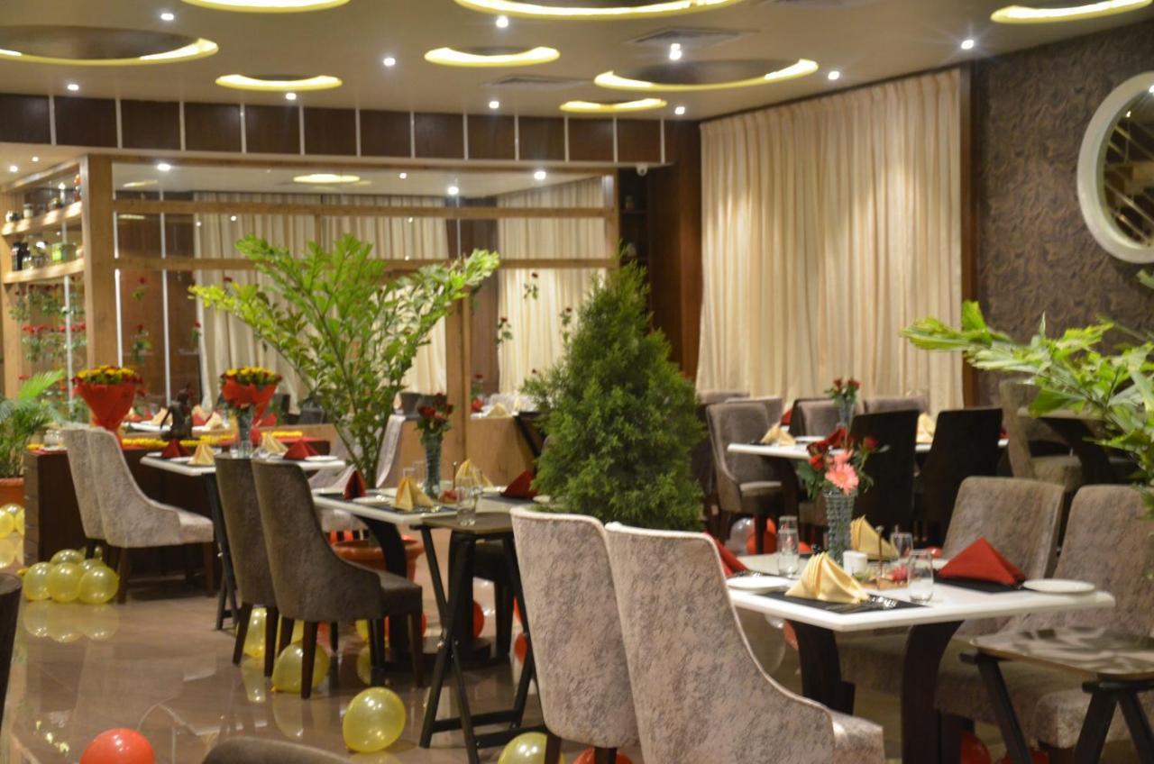 Hotel Prince Viraj จาบัลปูร์ ภายนอก รูปภาพ