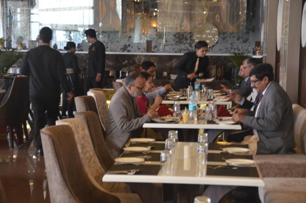Hotel Prince Viraj จาบัลปูร์ ภายนอก รูปภาพ